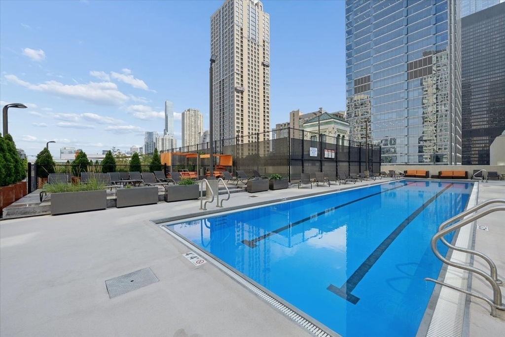 345 N Lasalle Street - Photo 17