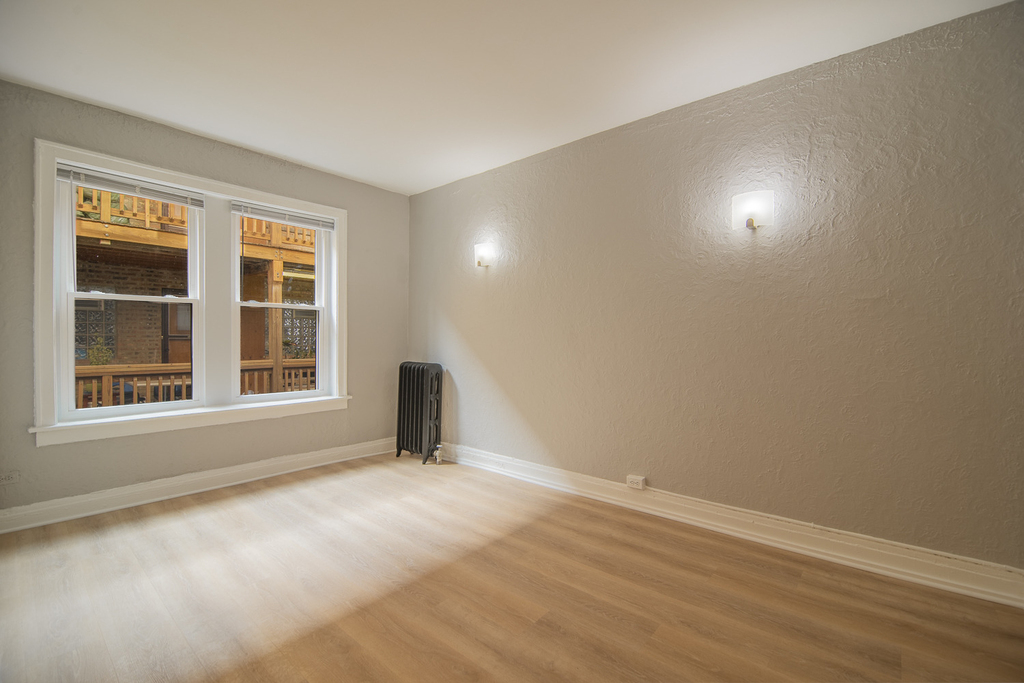 1414 W Pratt Boulevard - Photo 3