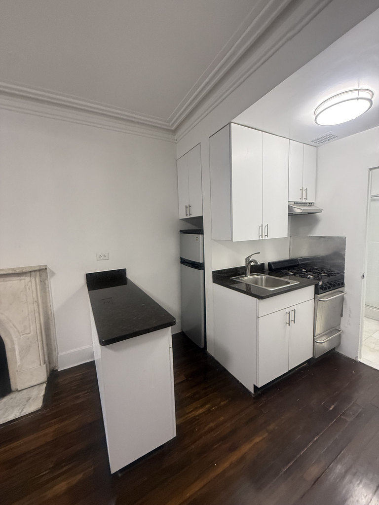 39 East 65th Street - Photo 4