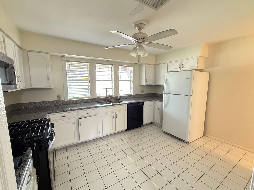 16402 Cavendish Drive - Photo 8
