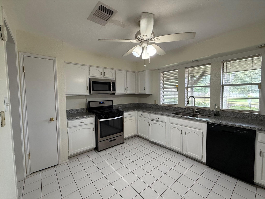 16402 Cavendish Drive - Photo 7
