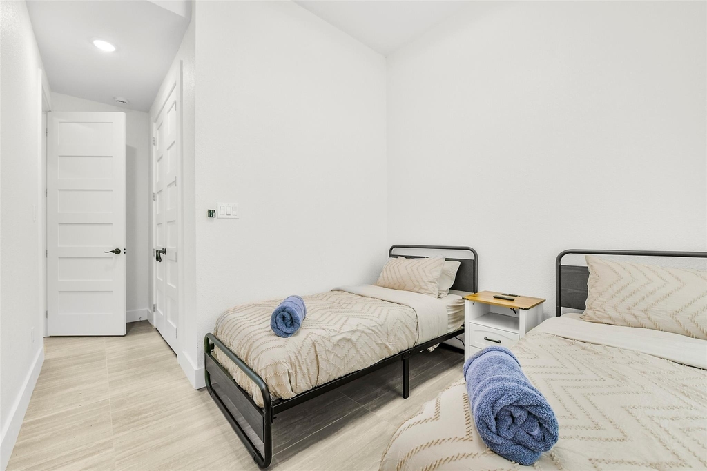 7103 Long Point Road - Photo 16