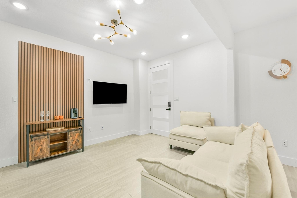 7103 Long Point Road - Photo 6