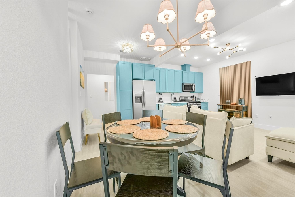 7103 Long Point Road - Photo 4