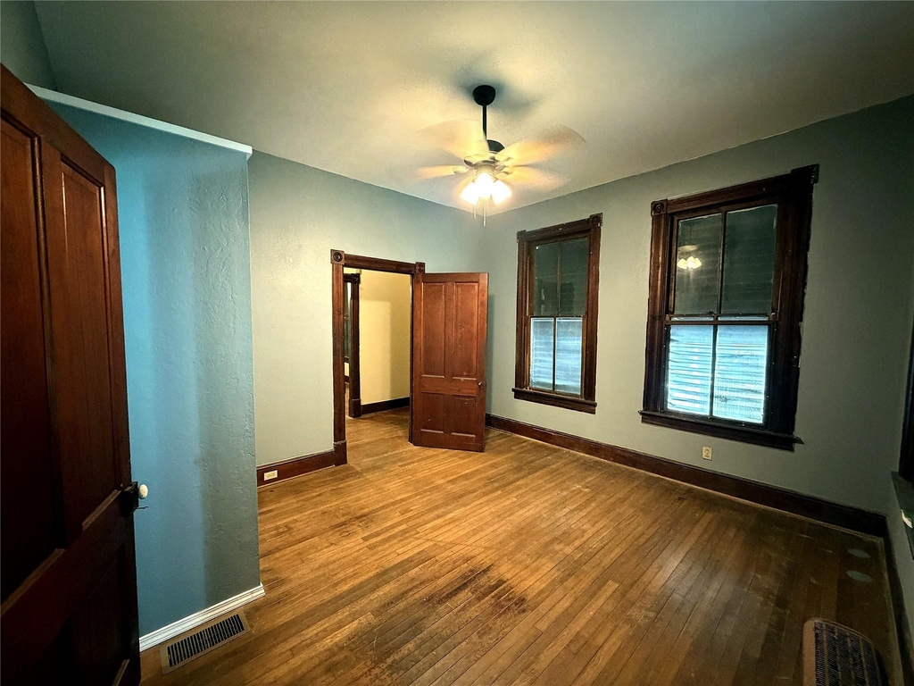 3716 Avenue K - Photo 2
