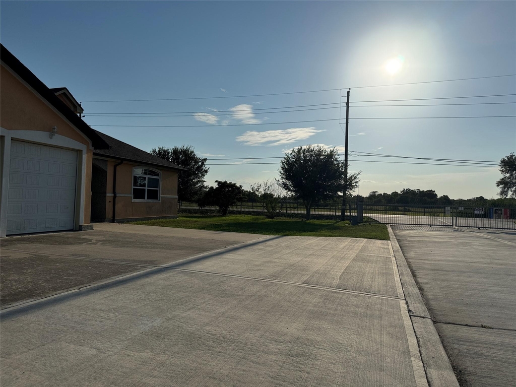 4123 Old Chocolate Bayou Road - Photo 29