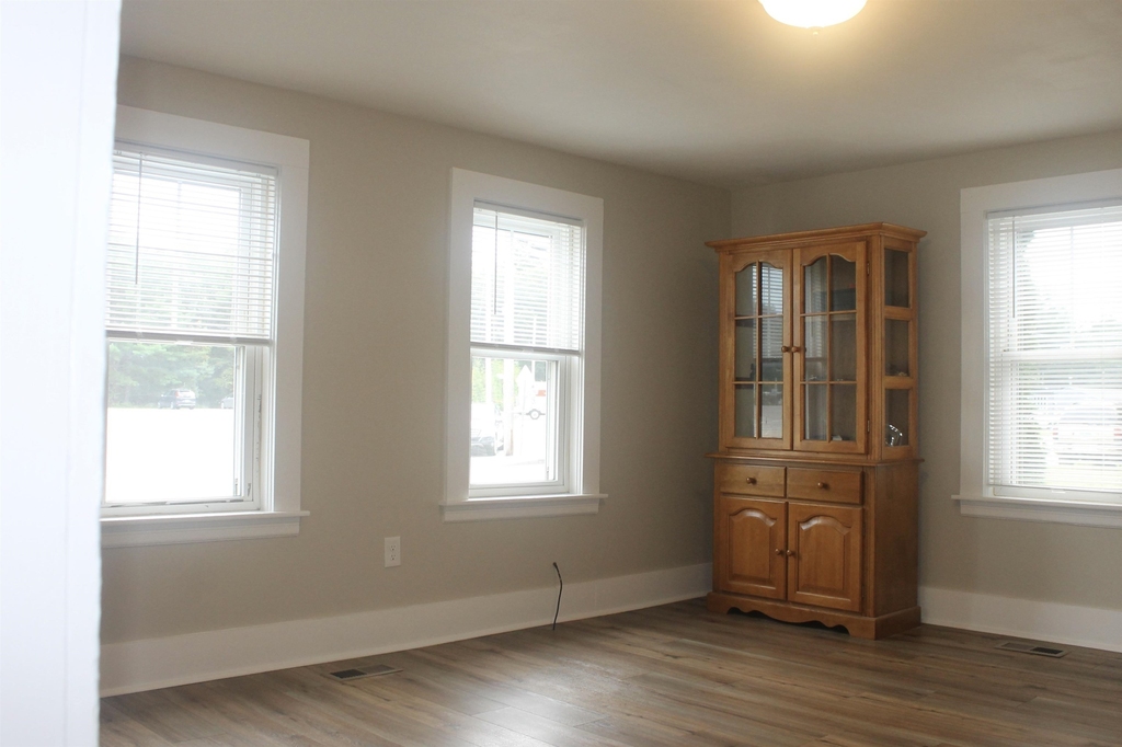 21 Collins - Photo 5