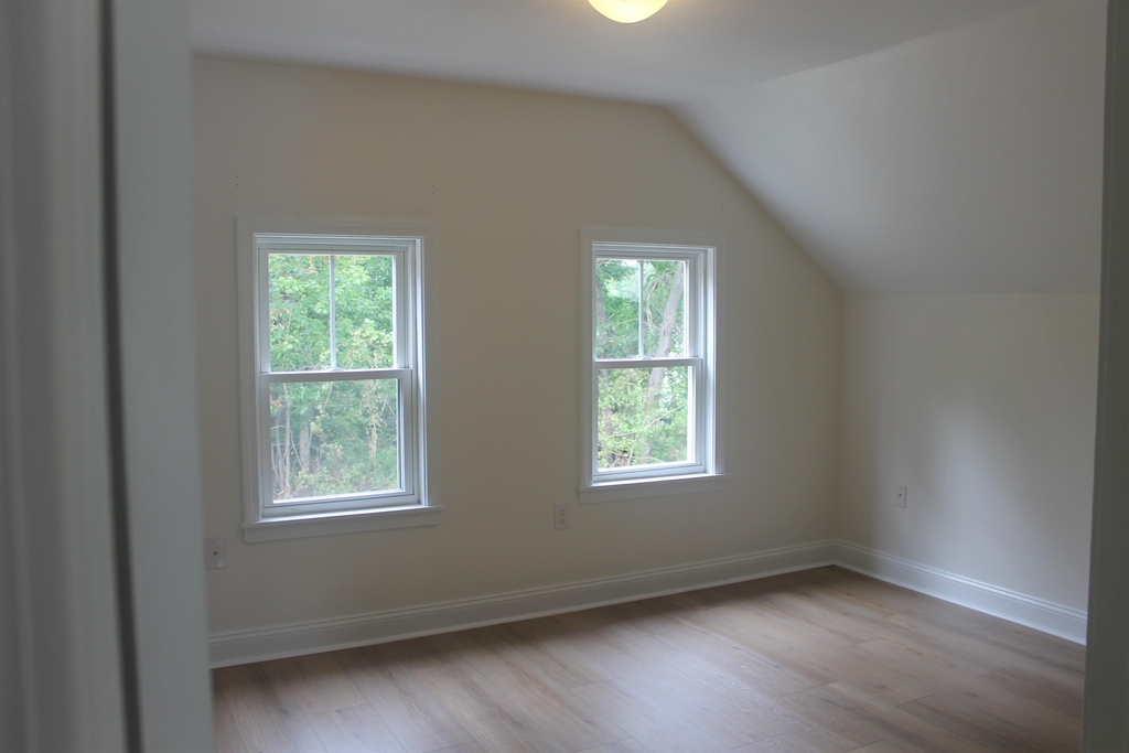 21 Collins - Photo 26