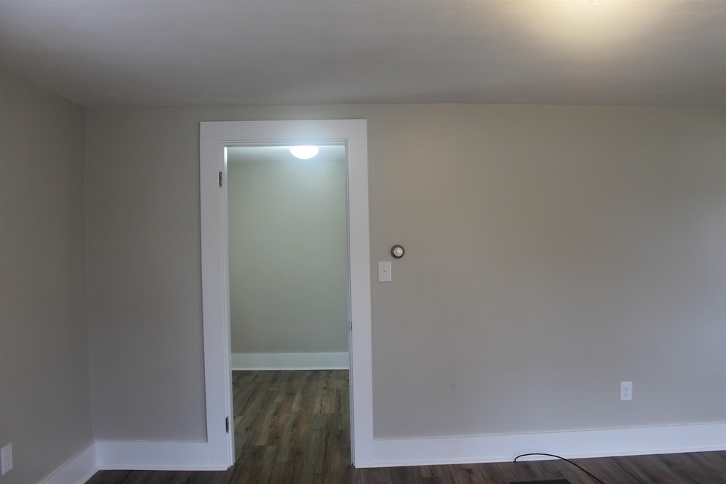 21 Collins - Photo 9