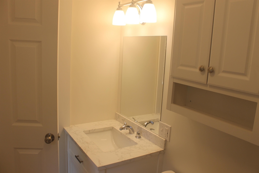 21 Collins - Photo 20