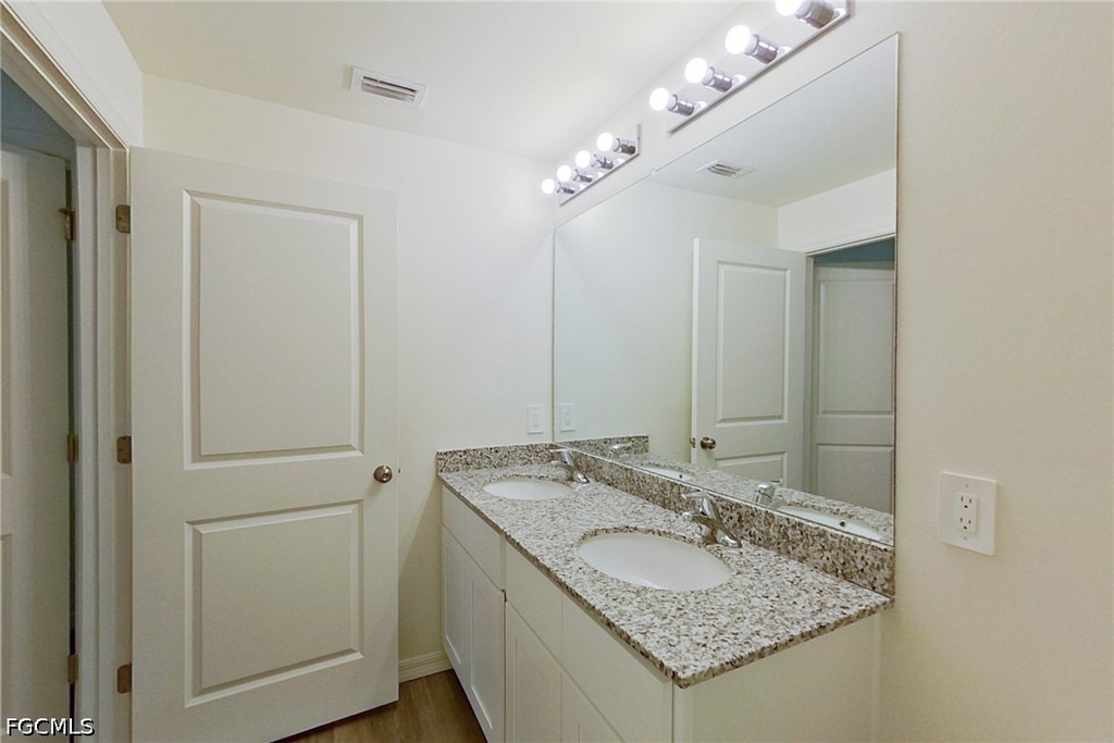 4020 Garden Boulevard - Photo 11