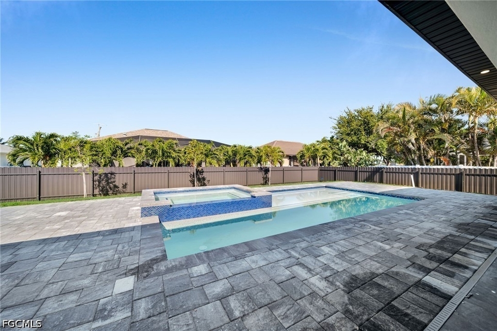 436 Nw 38th Avenue - Photo 2