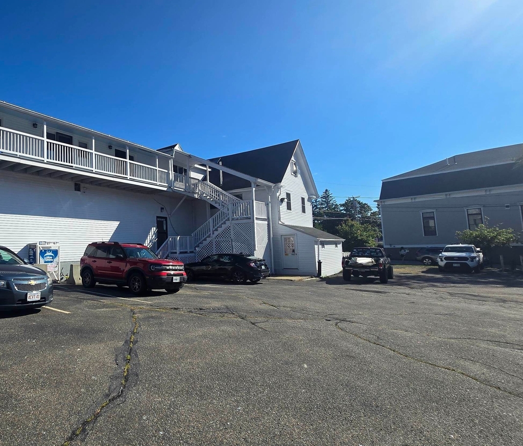 153 Portsmouth - Photo 0