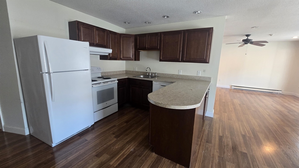 153 Portsmouth - Photo 1