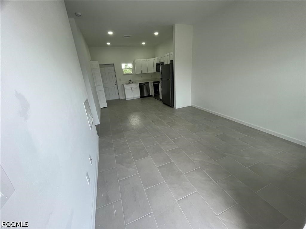 621 Grant Boulevard - Photo 2