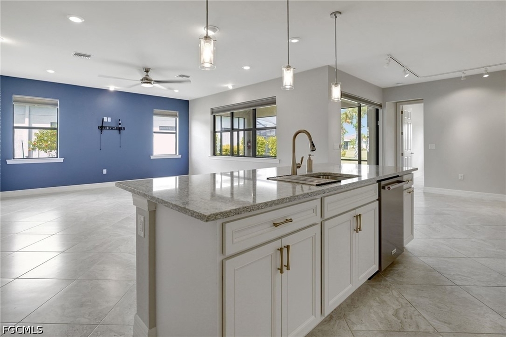11752 Bowes Circle - Photo 6