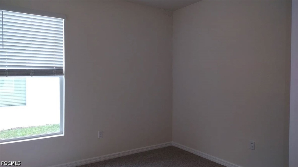 816 Friendship Circle - Photo 9