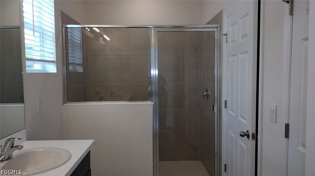816 Friendship Circle - Photo 5