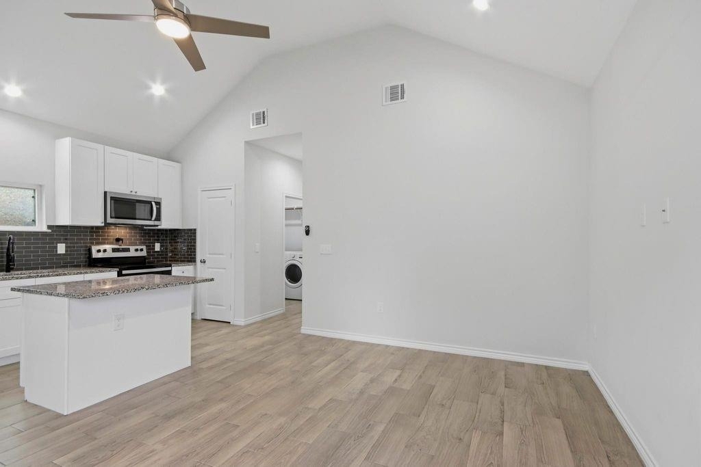 16902 Balmoral - Photo 4