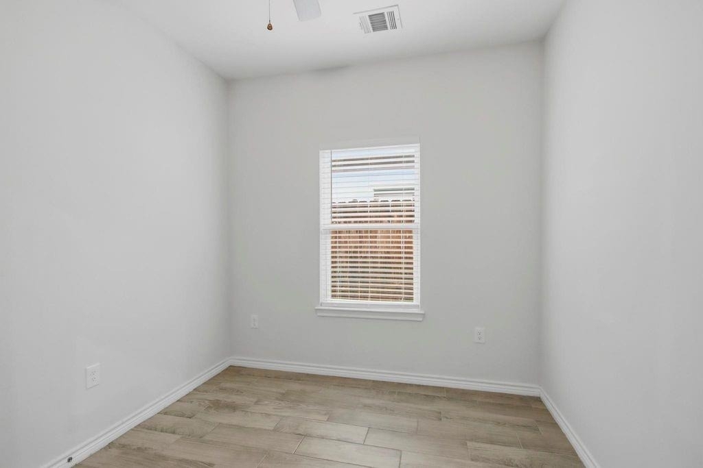 16902 Balmoral - Photo 11