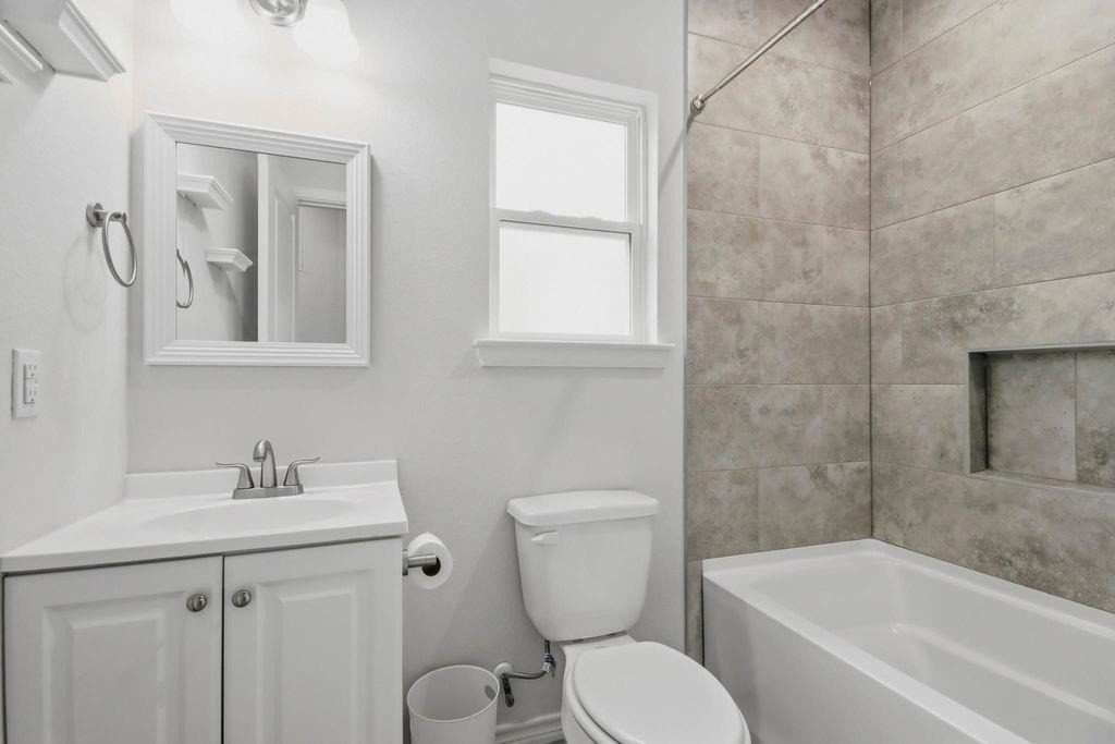 16902 Balmoral - Photo 10