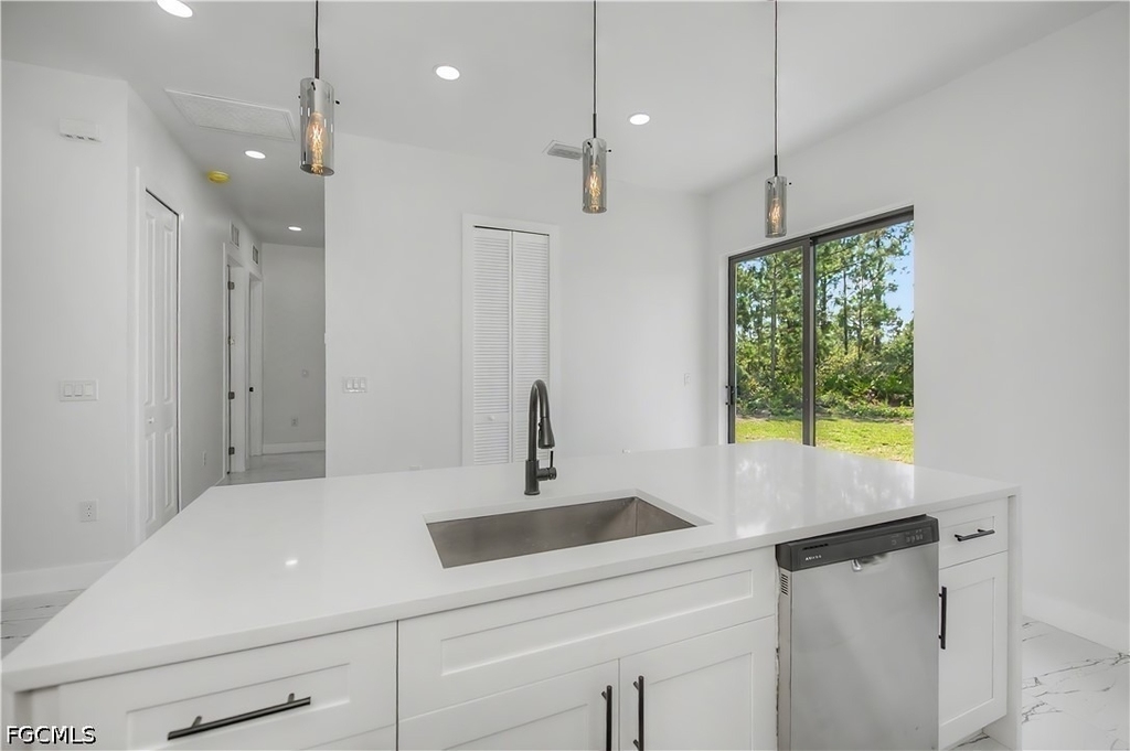 3121 69th Street W - Photo 12