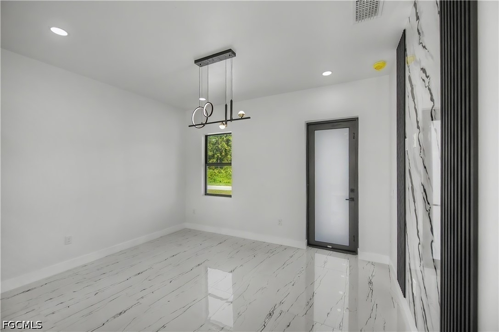 3121 69th Street W - Photo 3