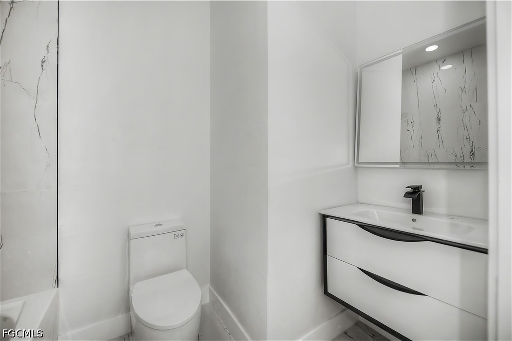 3121 69th Street W - Photo 15