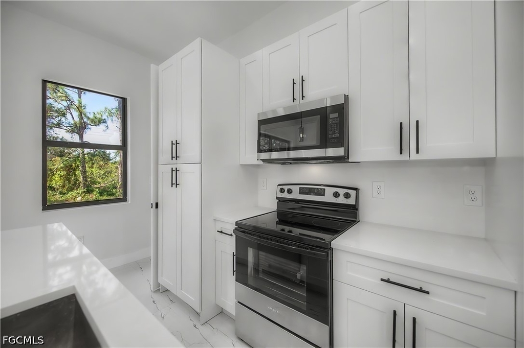 3121 69th Street W - Photo 10