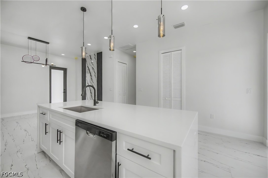 3121 69th Street W - Photo 11