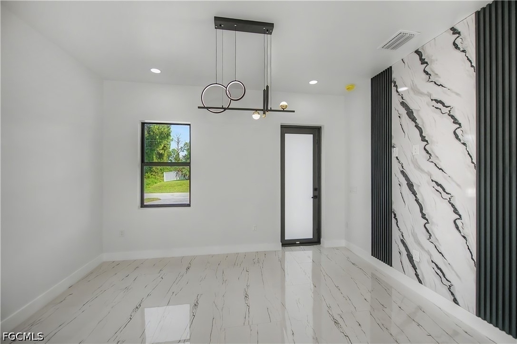 3121 69th Street W - Photo 4
