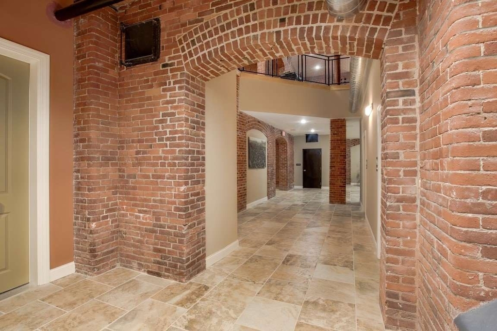 216 West - Photo 23