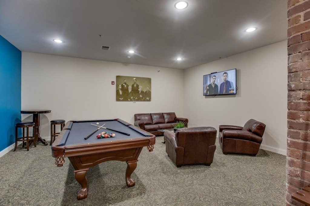 216 West - Photo 27