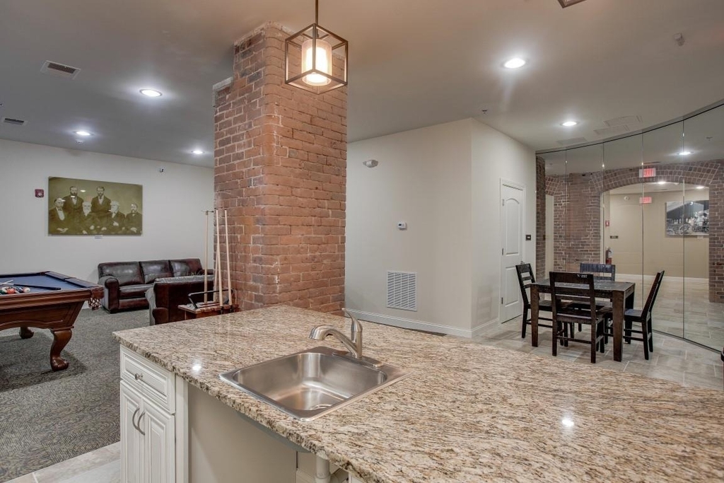 216 West - Photo 28