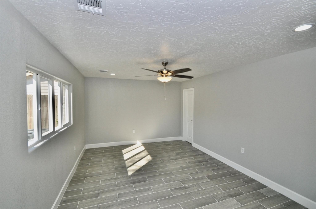 734 Hambrick Court - Photo 16