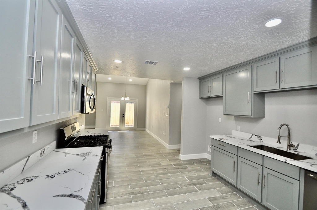 734 Hambrick Court - Photo 9