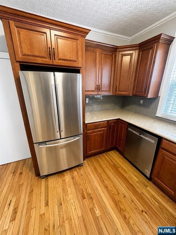 147 Claremont - Photo 18