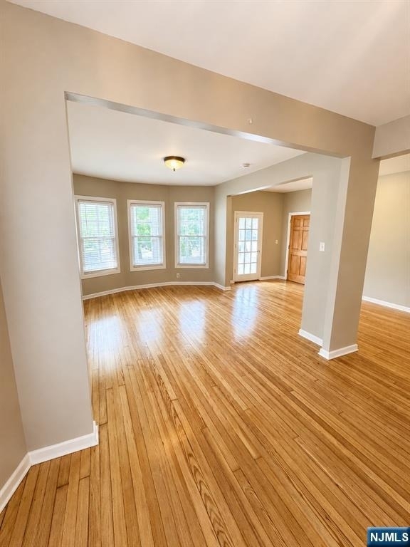 147 Claremont - Photo 4