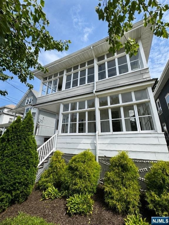 147 Claremont - Photo 0