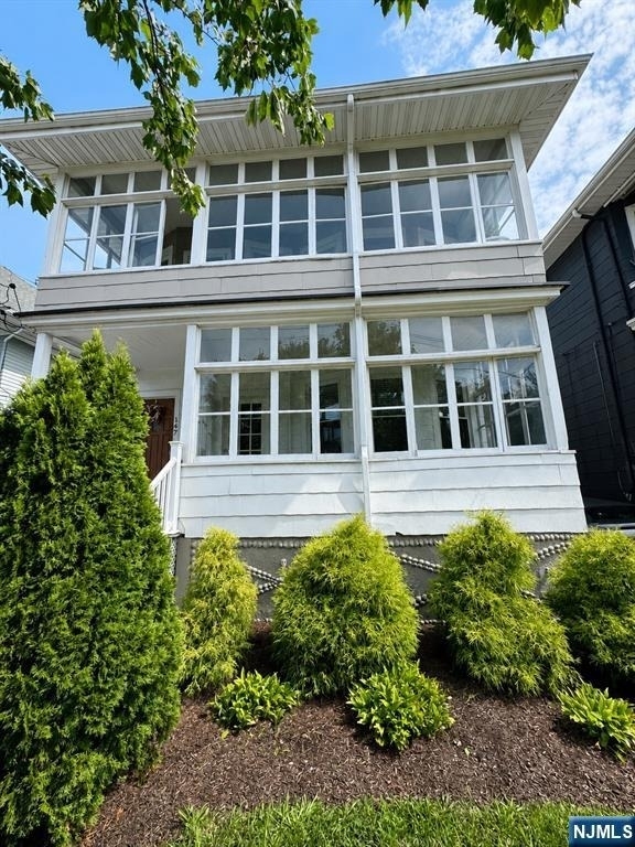 147 Claremont - Photo 7