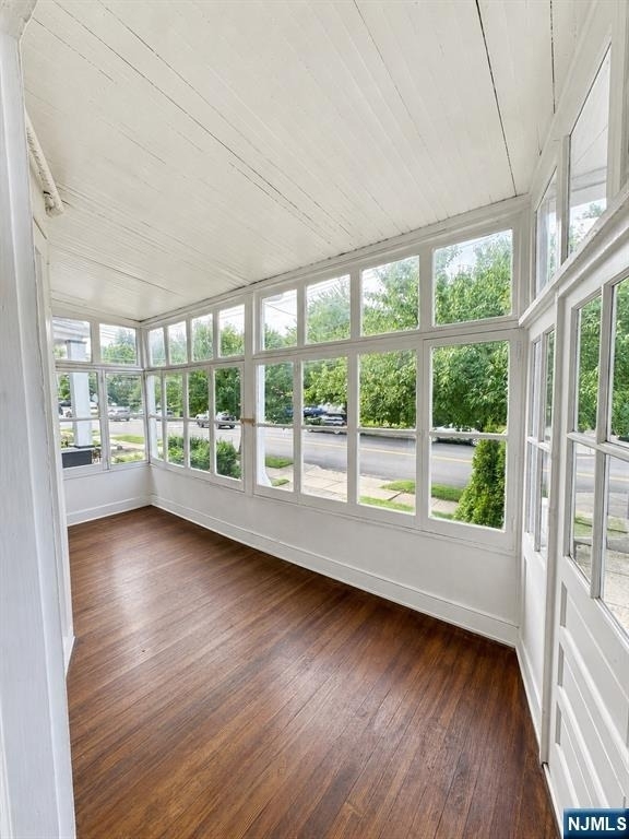 147 Claremont - Photo 19