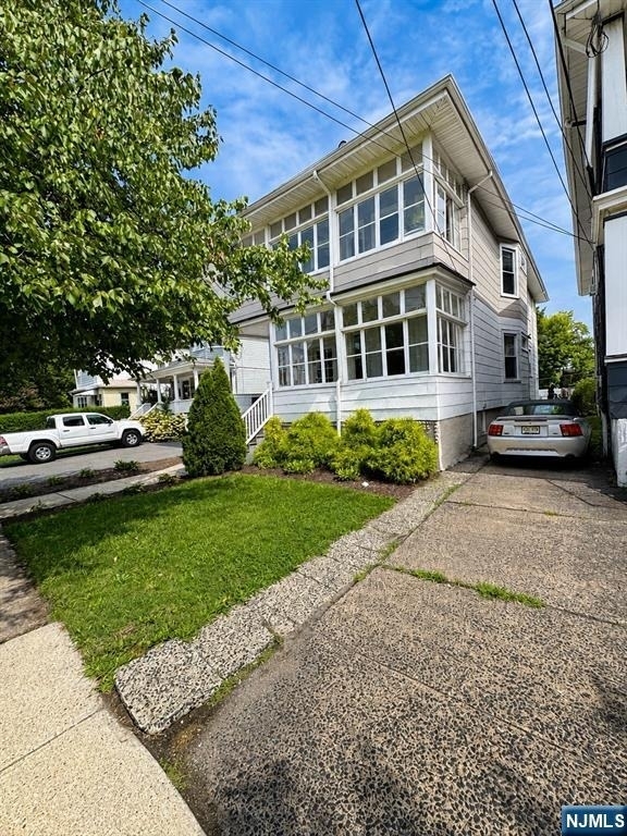 147 Claremont - Photo 9