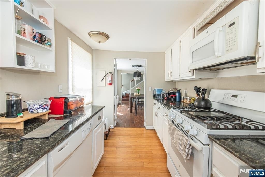 39 Midland - Photo 4