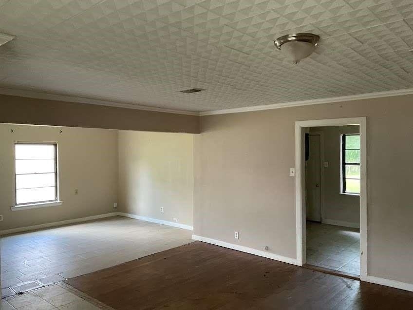 401 Farrer Street - Photo 2