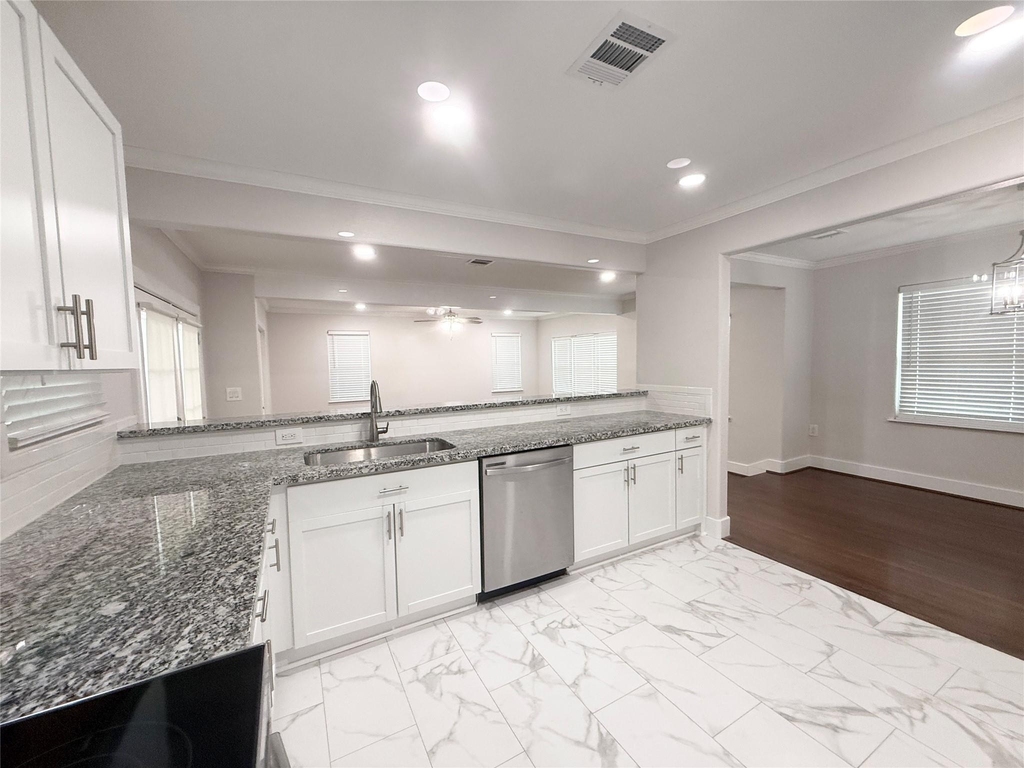 306 Wisteria Street - Photo 7