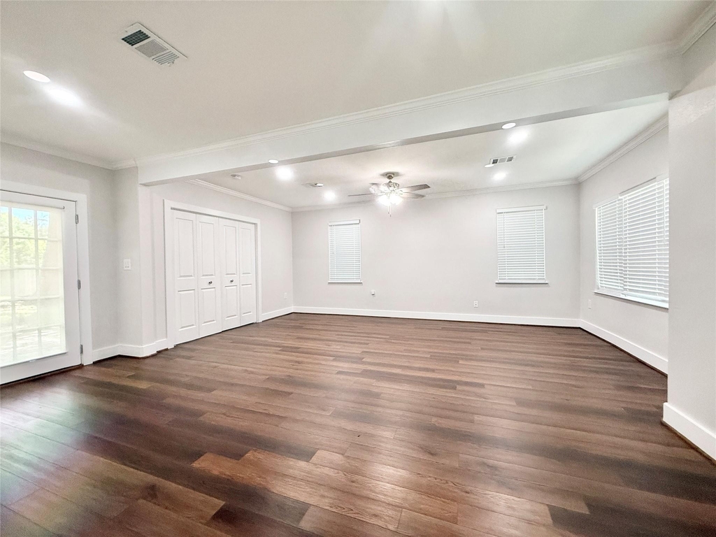306 Wisteria Street - Photo 12