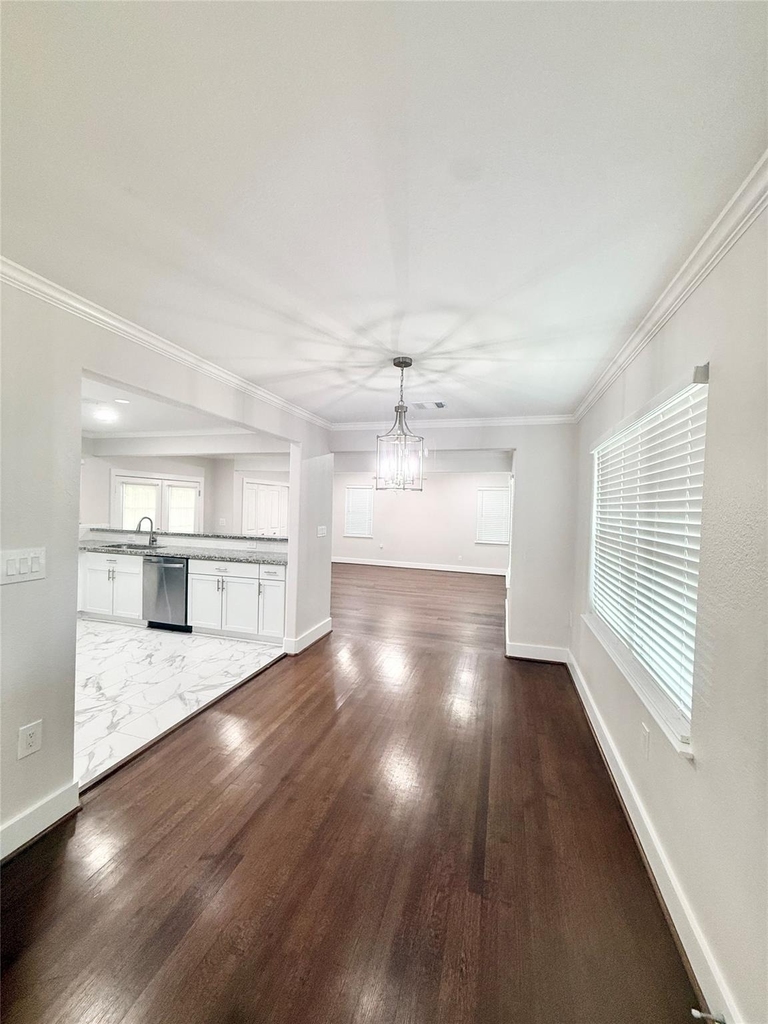 306 Wisteria Street - Photo 3