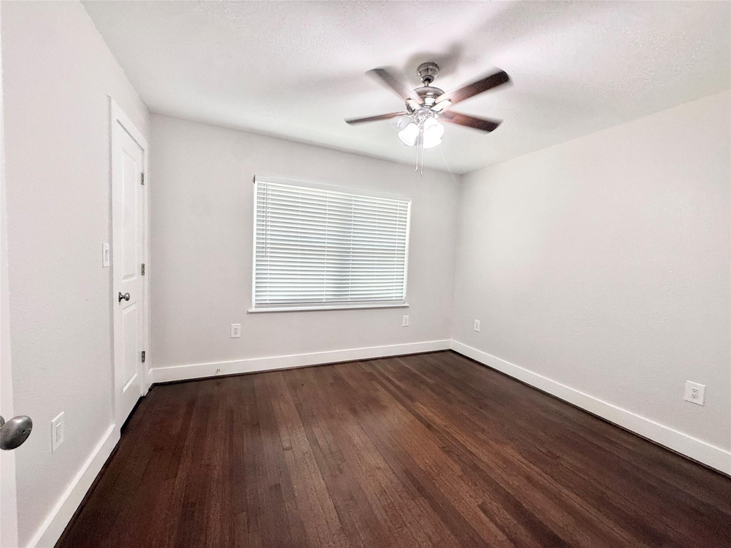 306 Wisteria Street - Photo 17