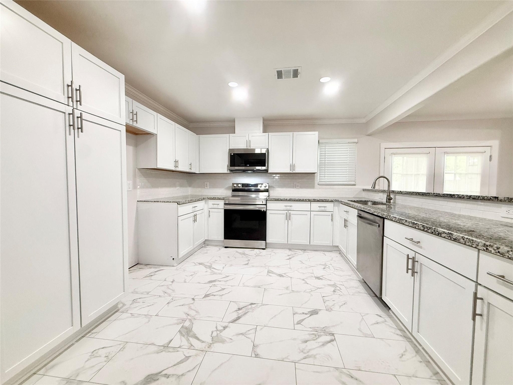 306 Wisteria Street - Photo 4