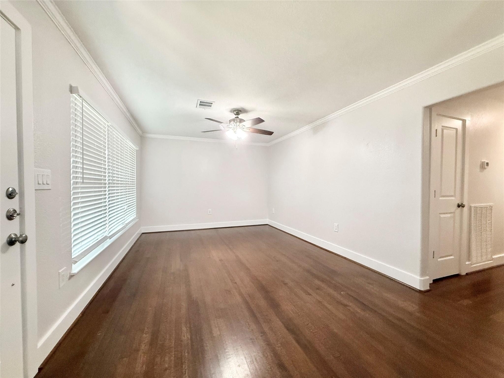 306 Wisteria Street - Photo 1